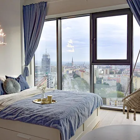 Heaven Hanza Tower 17th Floor Апартаменти