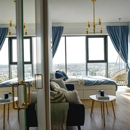 Апартаменти Heaven Hanza Tower 17th Floor